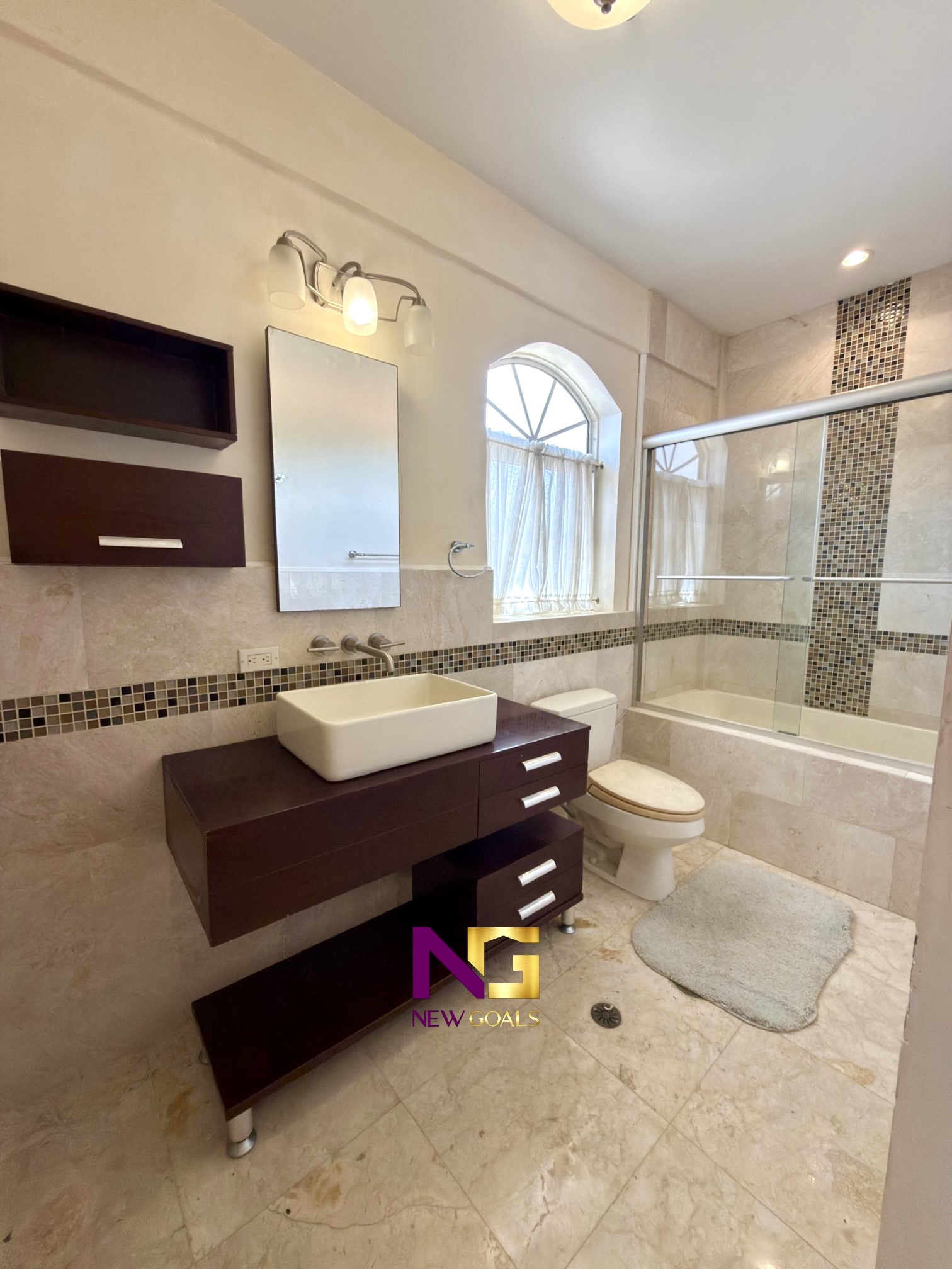 House-for-sale-in-Costa-Azul-Margarita-Island-C-004-2