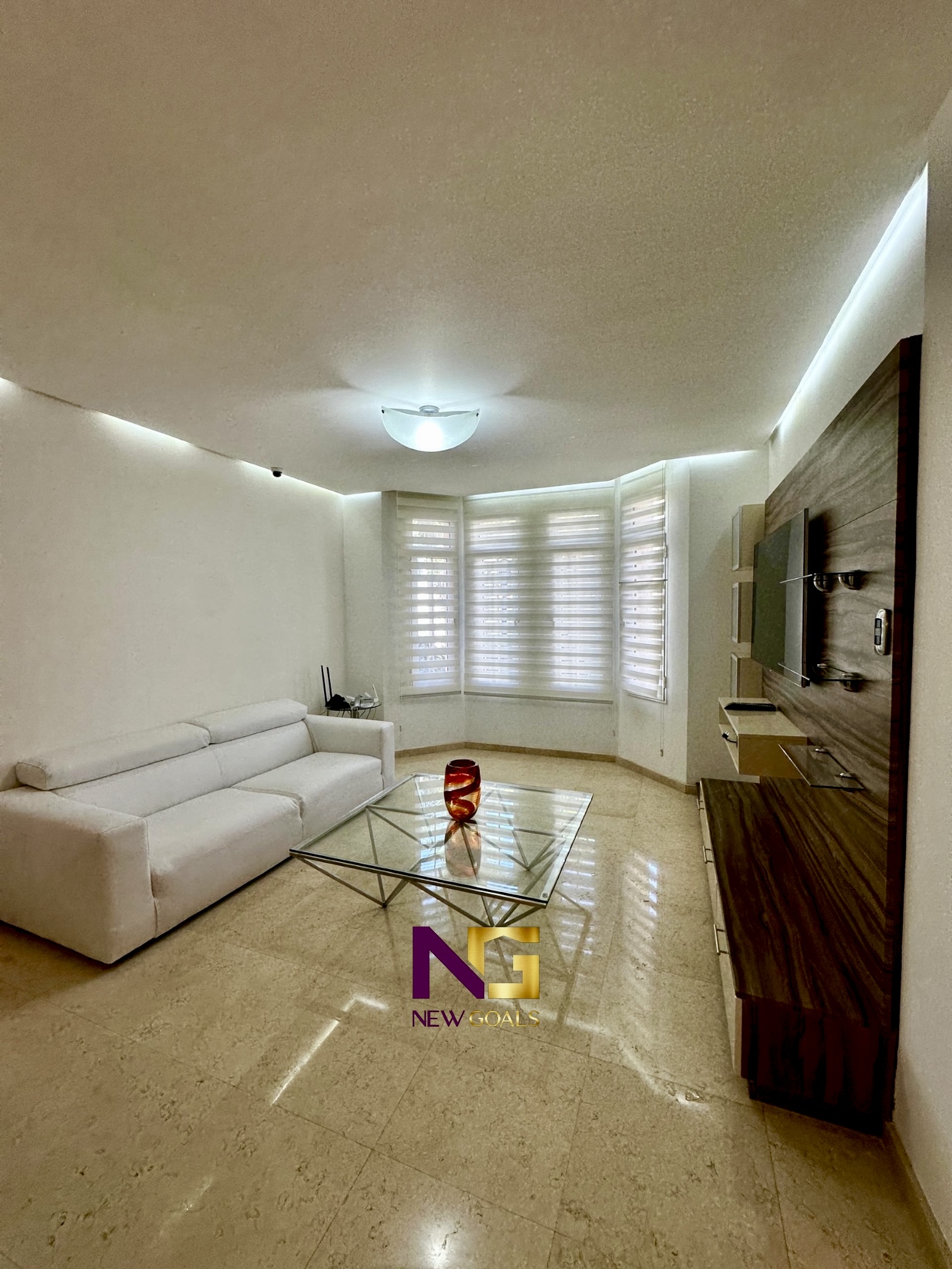 Property-for-sale-in-Royal-Crown-Porlamar-TH-012-3