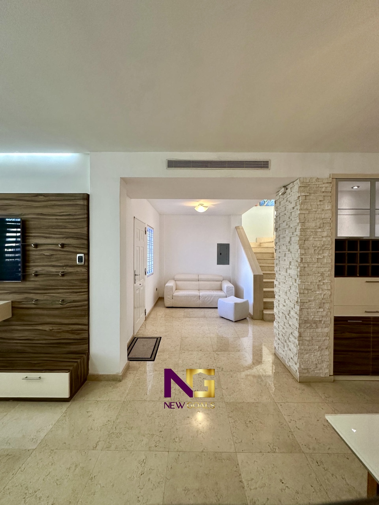Property-for-sale-in-Royal-Crown-Porlamar-TH-012-4