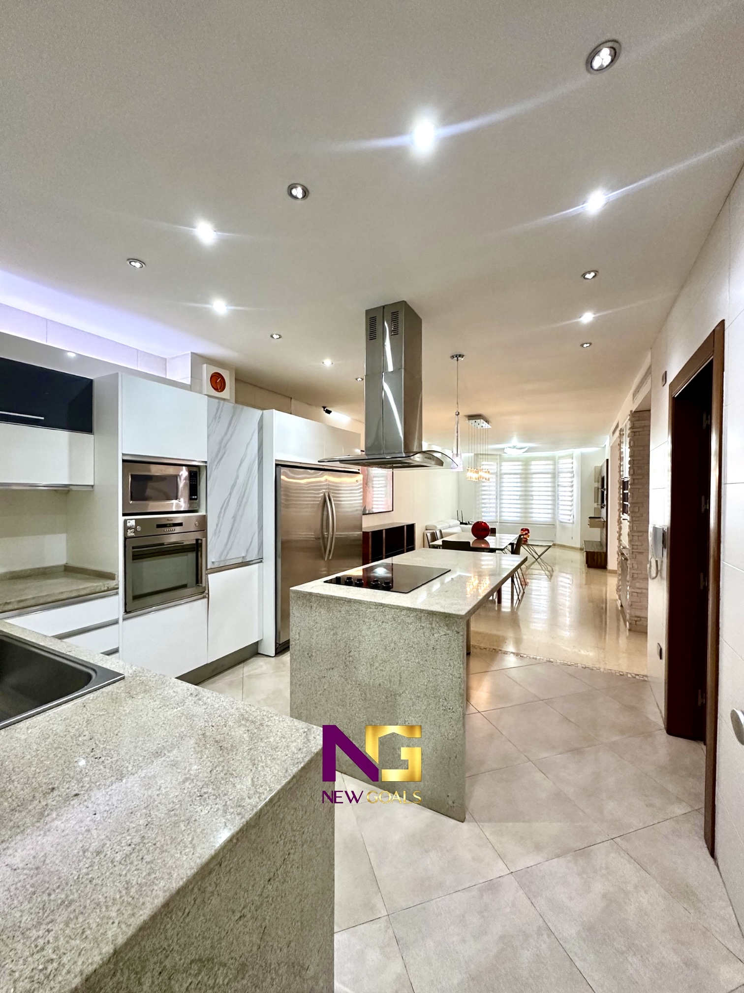 Property-for-sale-in-Royal-Crown-Porlamar-TH-012-7